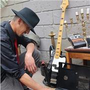 Clases de guitarra, piano, bajo, batería, producción, gramática, composición, iniciación musical y teoría